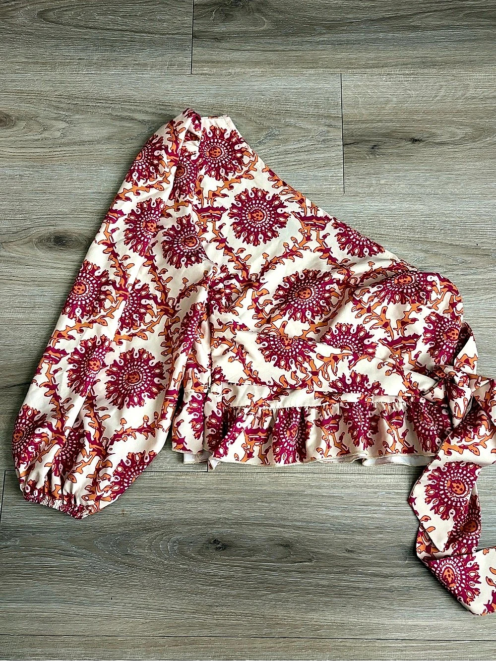 SHEIN Floral Blouse in Pink & White Size Medium